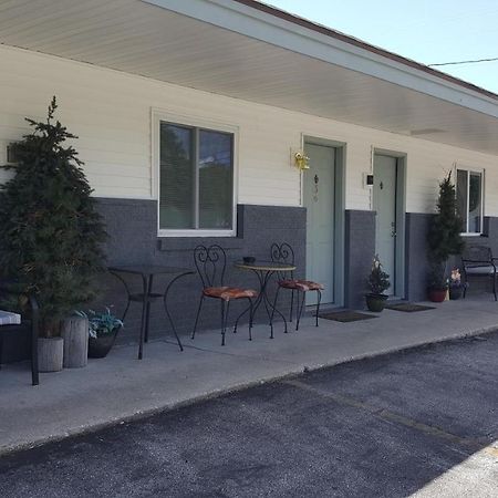 Bear Cove Inn Saint Ignace Eksteriør bilde