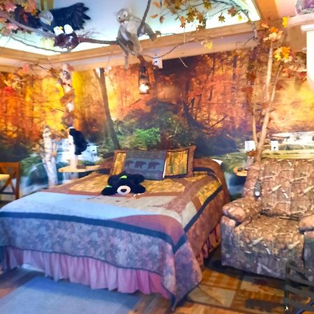Bear Cove Inn Saint Ignace Eksteriør bilde