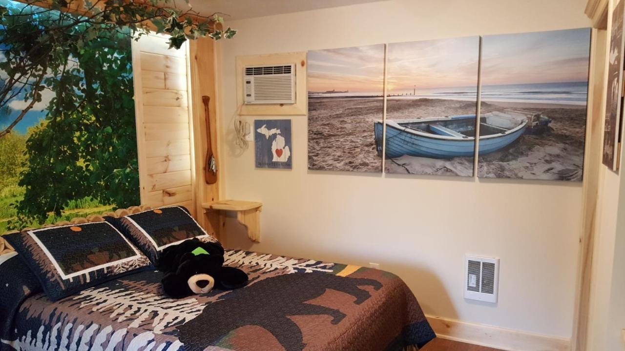 Bear Cove Inn Saint Ignace Eksteriør bilde