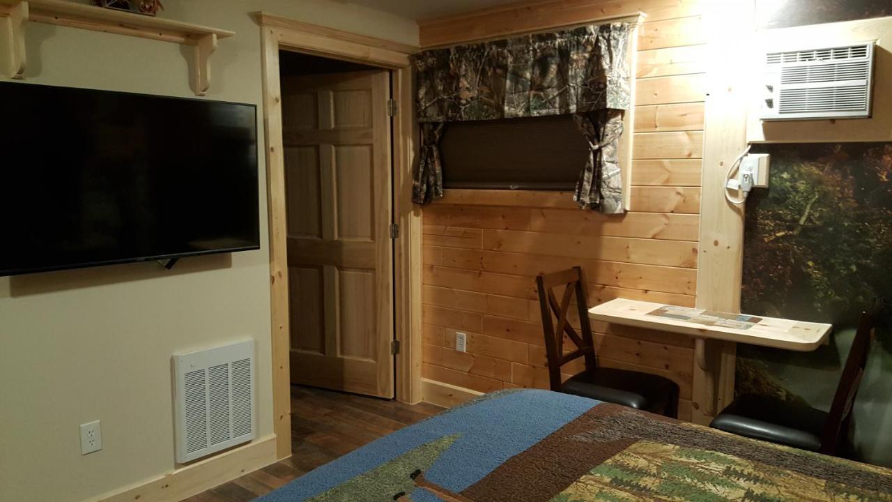 Bear Cove Inn Saint Ignace Eksteriør bilde